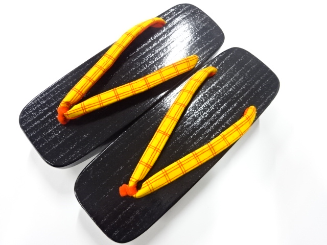 漆塗り　桐下駄(23センチ)